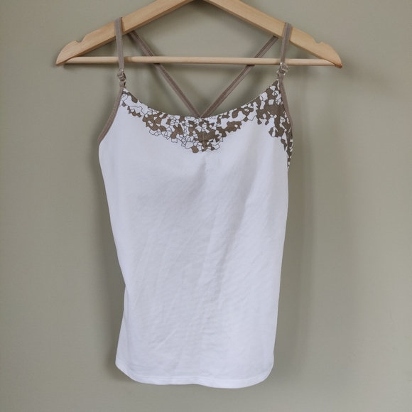 New Balance Lightning Dry White and Gold Lined Activewear Top Small - Picture 2 of 11